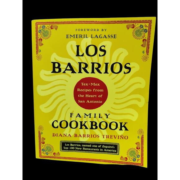 2002  Los Barrios Family Cookbook autographed by Diana Barrios Trevino - Picture 1 of 3